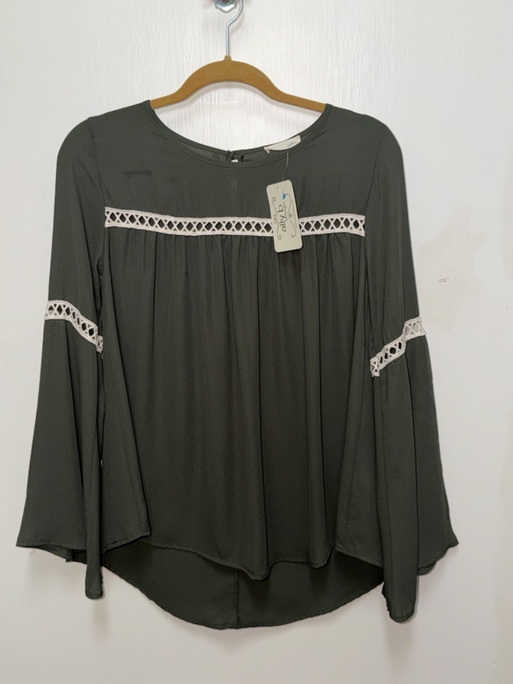 Jella C. Boho bell-sleeve Green Blouse